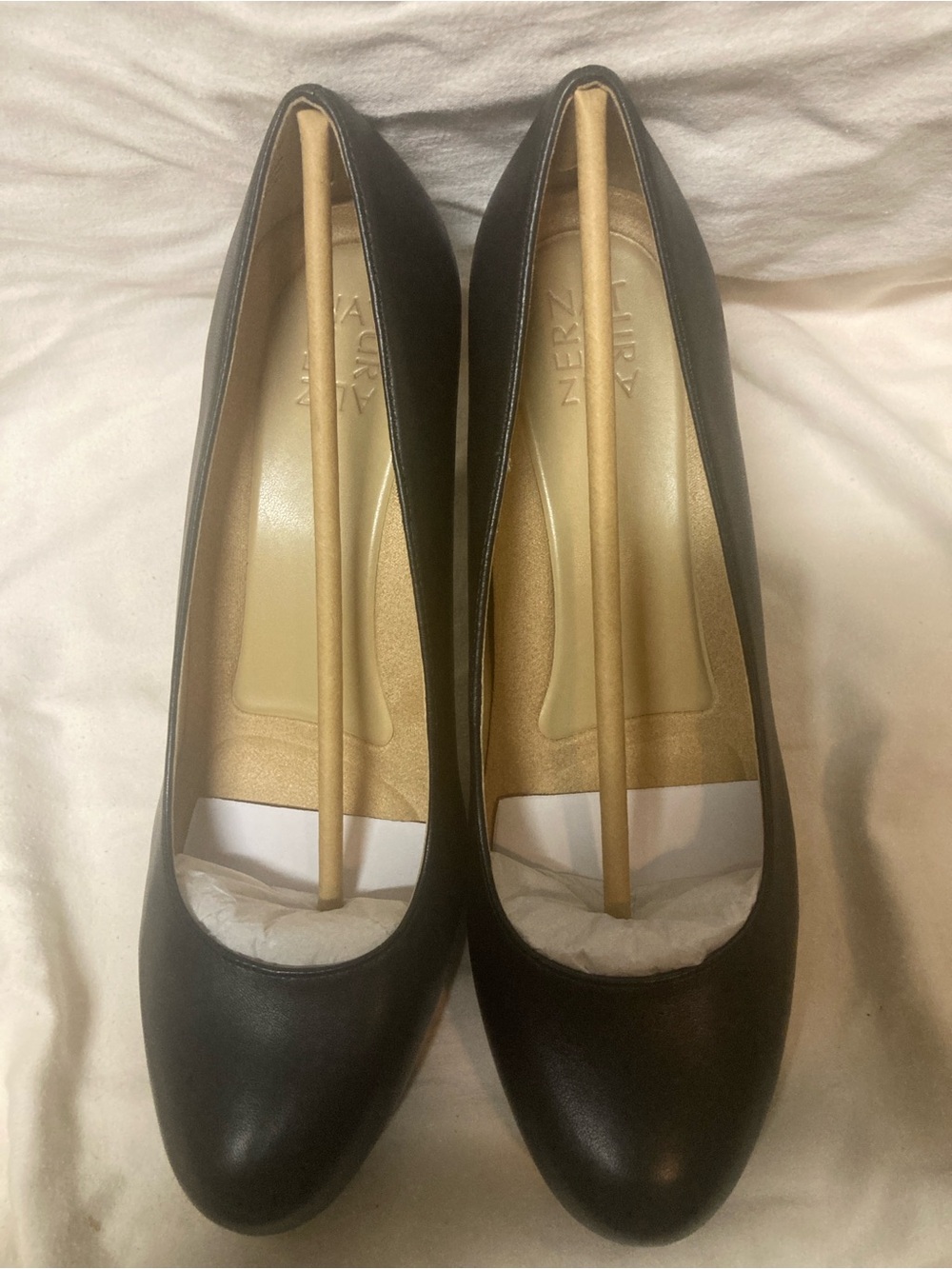 Naturalizer Michelle Black Patent Mid Heel Pump